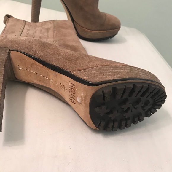 Kors Michael Kors brown suede booties - Picture 9 of 15